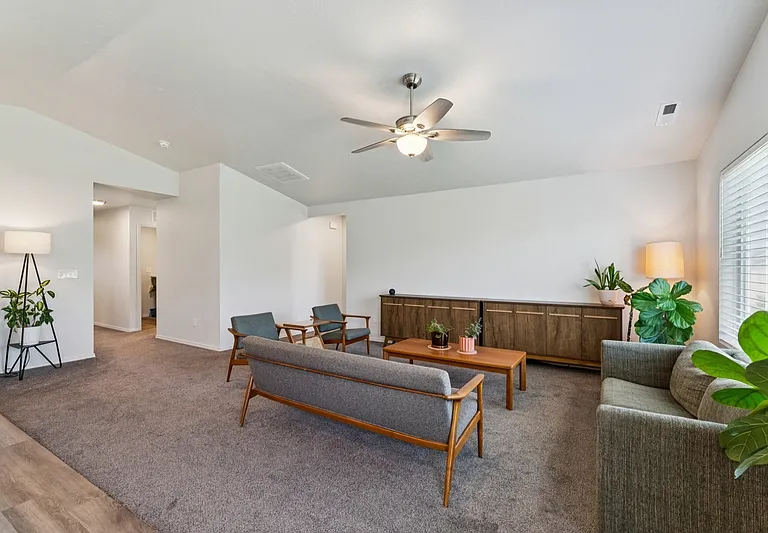 8316 E Conant St — Photo 10