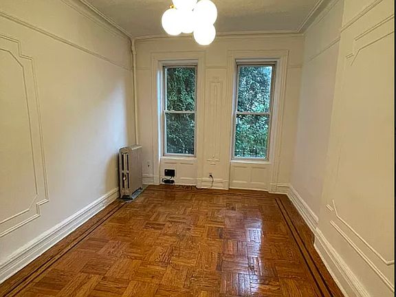 3rd image of 209 Kosciuszko St #3R