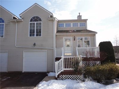 4 Queen Annes Ct, West Warwick, RI, 02893