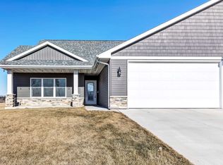20 Links Ct, Kaukauna, WI 54130