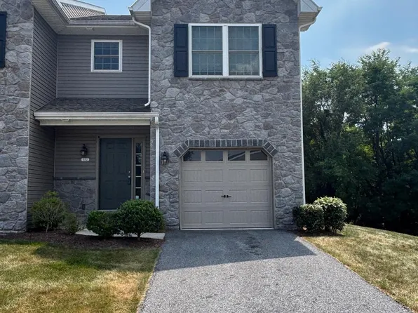 332 Melbourne Ln, Mechanicsburg, PA 17055