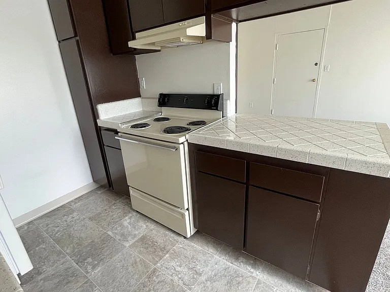 2625 Camulos St — Photo 7