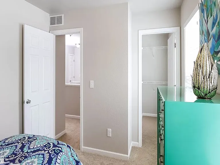 1040 Broken Ridge Dr — Photo 23
