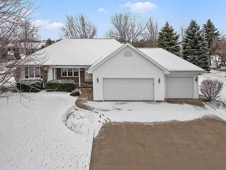 W2489 Clover Downs Court Appleton