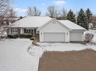 W2489 Clover Downs Ct, Appleton, WI 54915