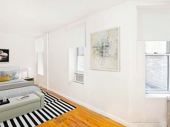 4th image of 323 W 47th St APT 3B