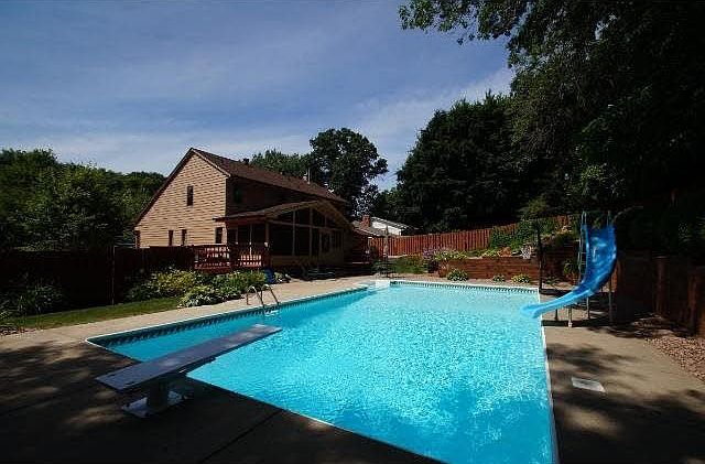 1st image of 908 W 155th Street