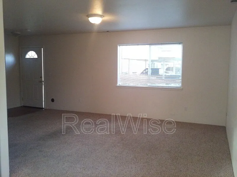 2 bed, 2.5 bath, 1080 sqft, $1,450 — Photo 2