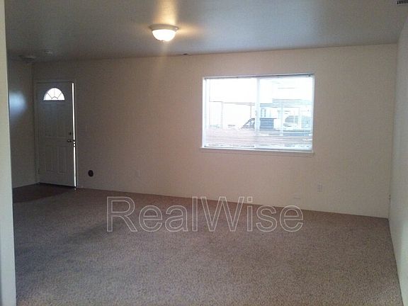 2nd image of 327 Pardee Ln