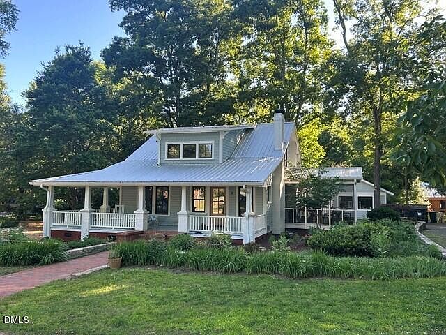1st image of 218 Hillsborough Rd