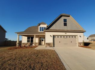 2212 Oldenburg Ln, Hope Mills, NC 28348