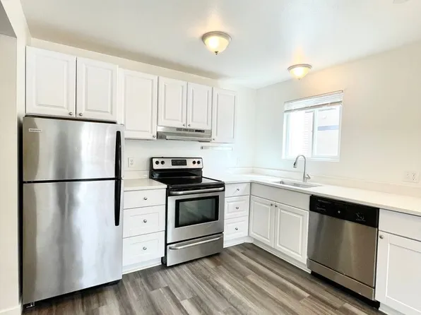 Welcome to a prime West Seattle community designed for convenient and comfortable living