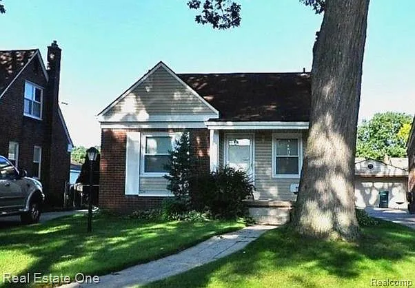 1551 N Vernon St photo 1