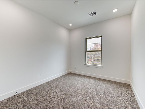 4th image of 2015 Brackenridge St