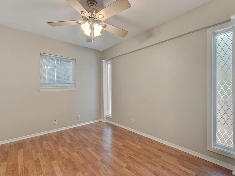 2712 Whitis Ave #B — Photo 12