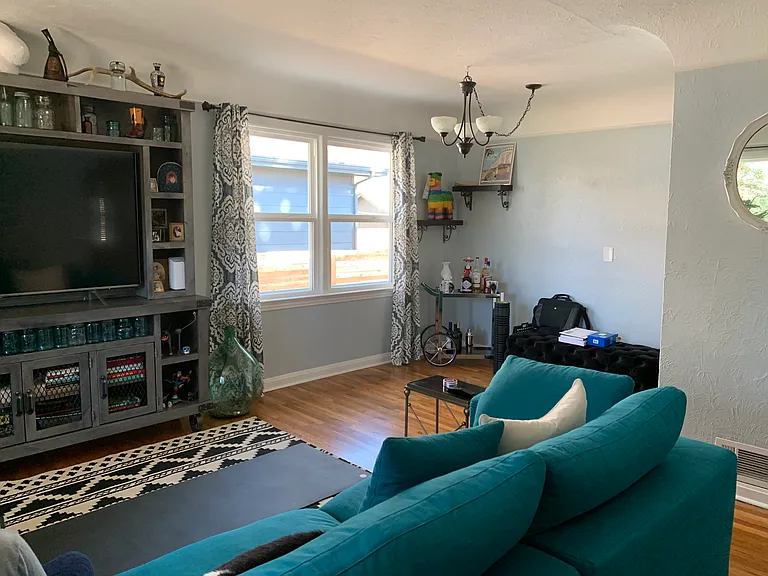 1415 N Franklin St — Photo 5