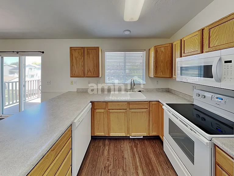 2862 W 2175 S — Photo 3
