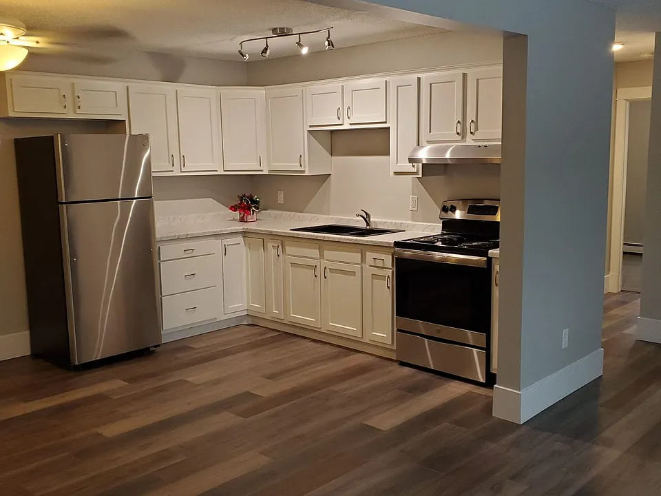 419 & 427 Bryant Ave NW