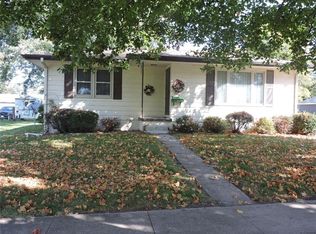 709 E Filmore St, Winterset, IA 50273