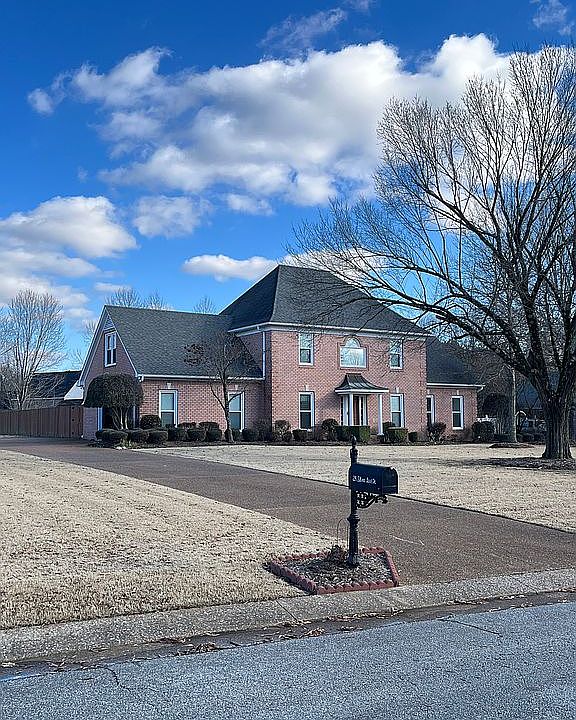 2nd image of 24 Silver Leaf Dr