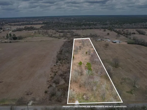 32186 Howell Rd, Waller, TX 77484