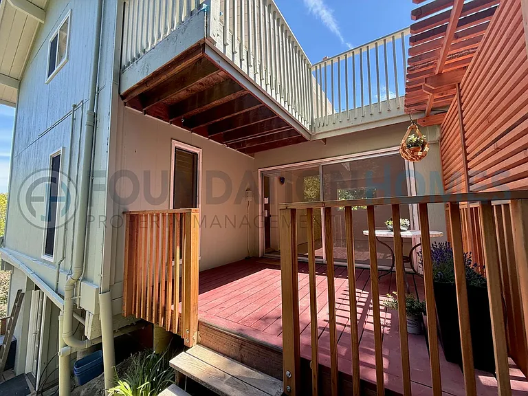140 Redwood Rd — Photo 8