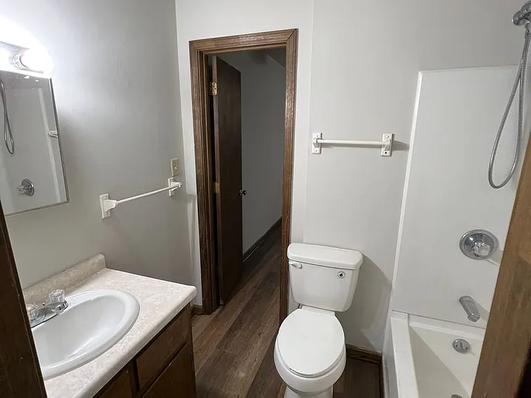 212 Laurie Dr — Photo 10