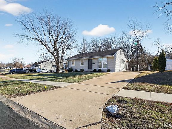 3rd image of 5616 Parchester Dr