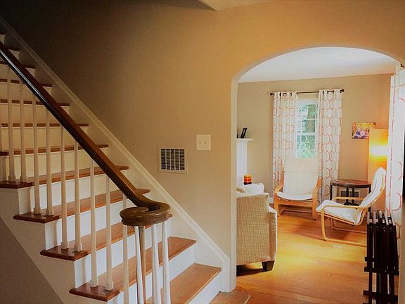 3rd image of 6516 Brackenridge Ave