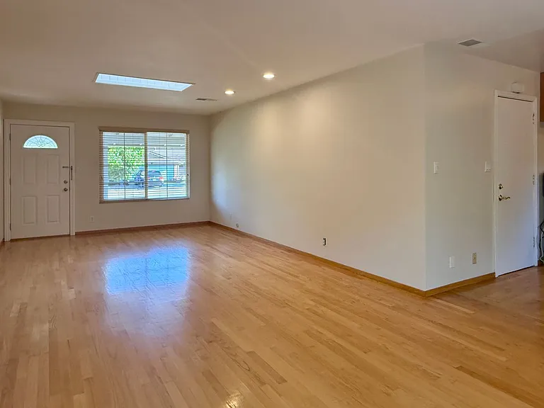 4501 Alex Dr — Photo 4
