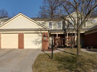 7943 Rivergate Dr, Westland, MI 48185
