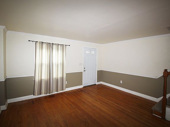 4th image of 2111 Redthorn Rd