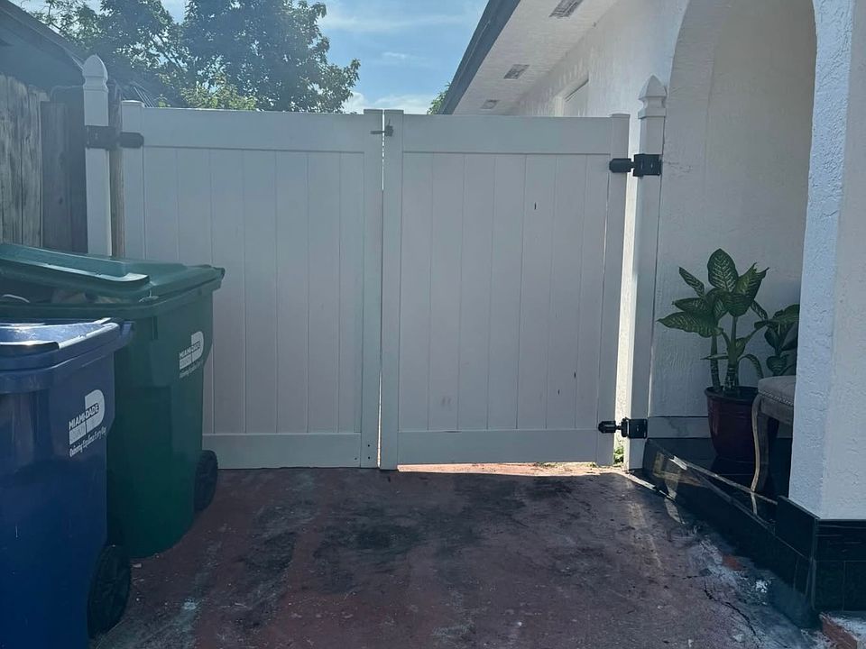 1st image of 20776 NW 41st Ave