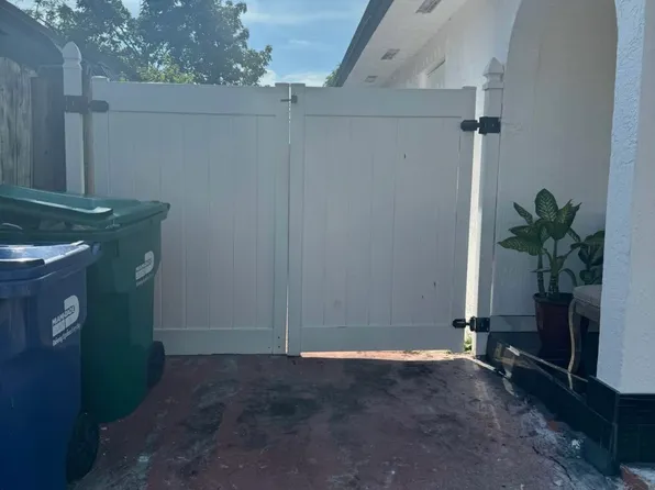 20776 NW 41st Ave, Miami Gardens, FL 33055