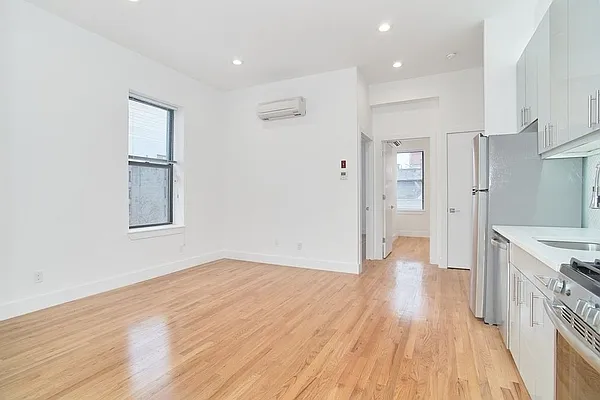 Rented by REAL New York | media 32