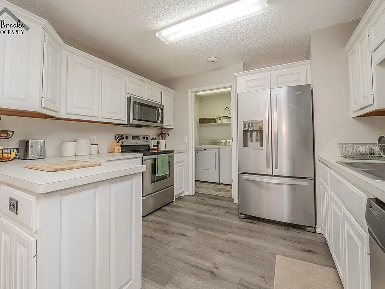 1505 City View Dr — Photo 16