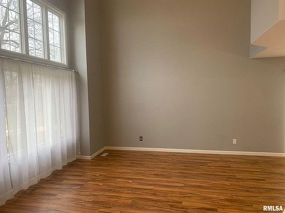 3rd image of 17296 Woodland Lakes Dr