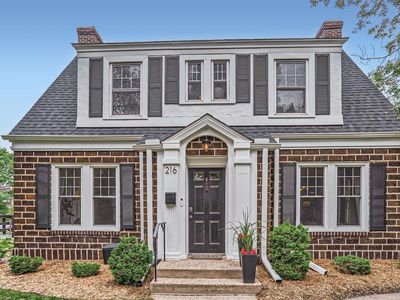 216 Lexington Pkwy S, Saint Paul, MN, 55105