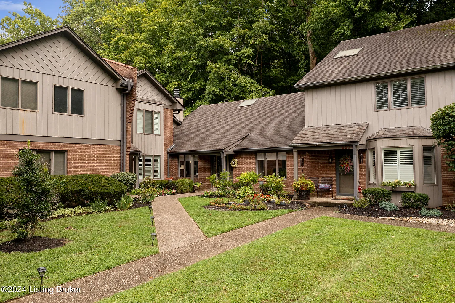 5533 Forest Lake Dr photo 1