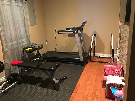 5th image of 403 Shadowlawn Dr