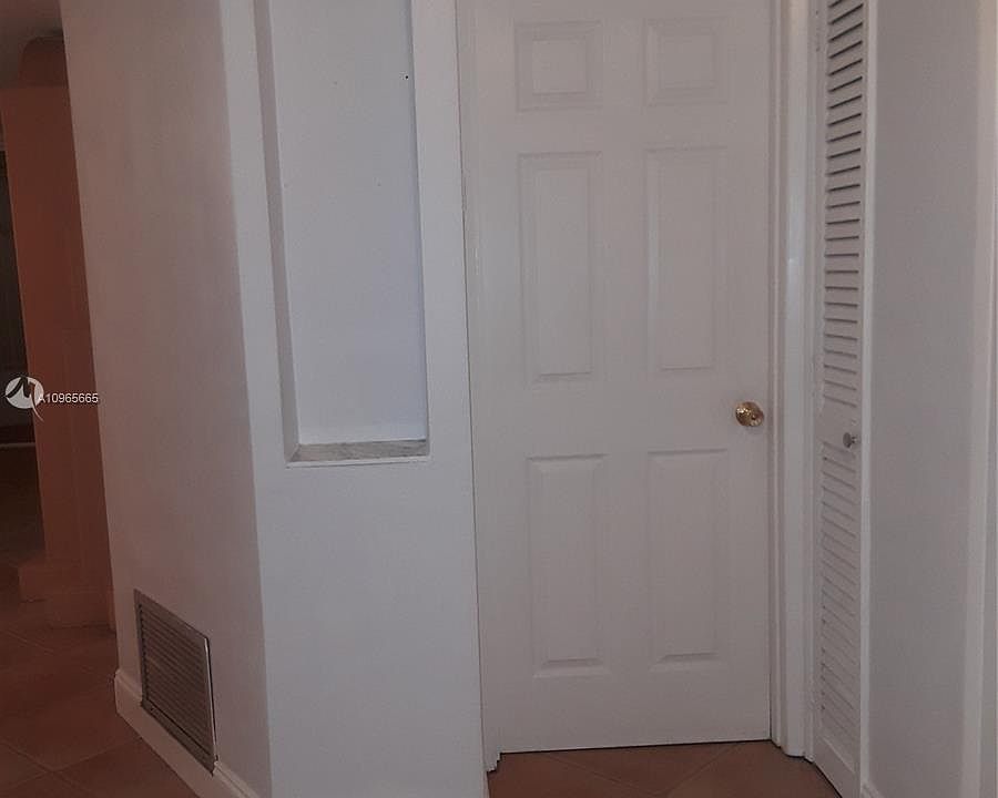 1st image of 1300 NE 191st St #A202