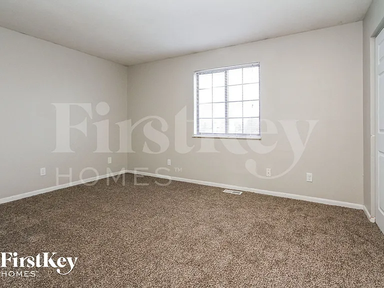 104 Meadow Creek South Dr — Photo 8