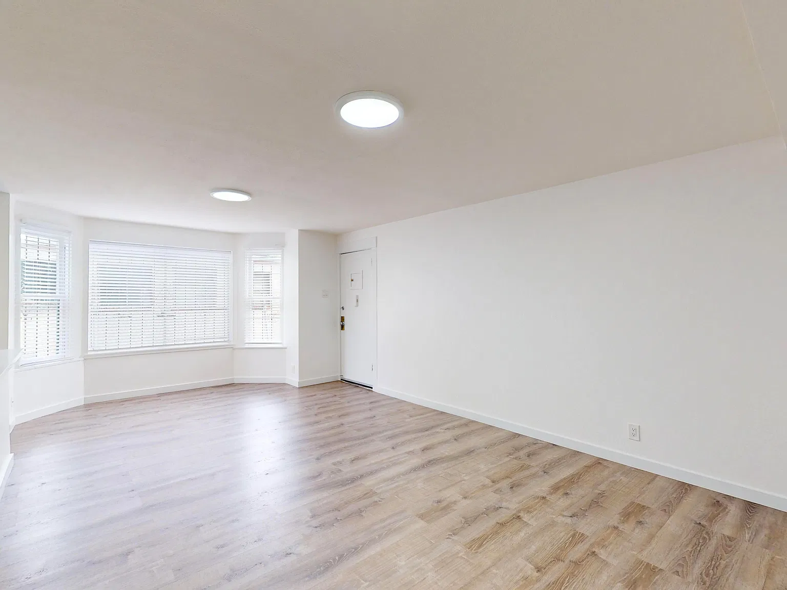 Spacious 3BR plus office / 1BA Apartment in Lower Haight Ashbury Prime SF Location! Laundry in Unit! — Photo 1