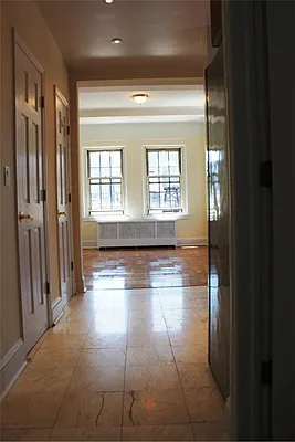 Rented by Siderow Residential Group | media 15