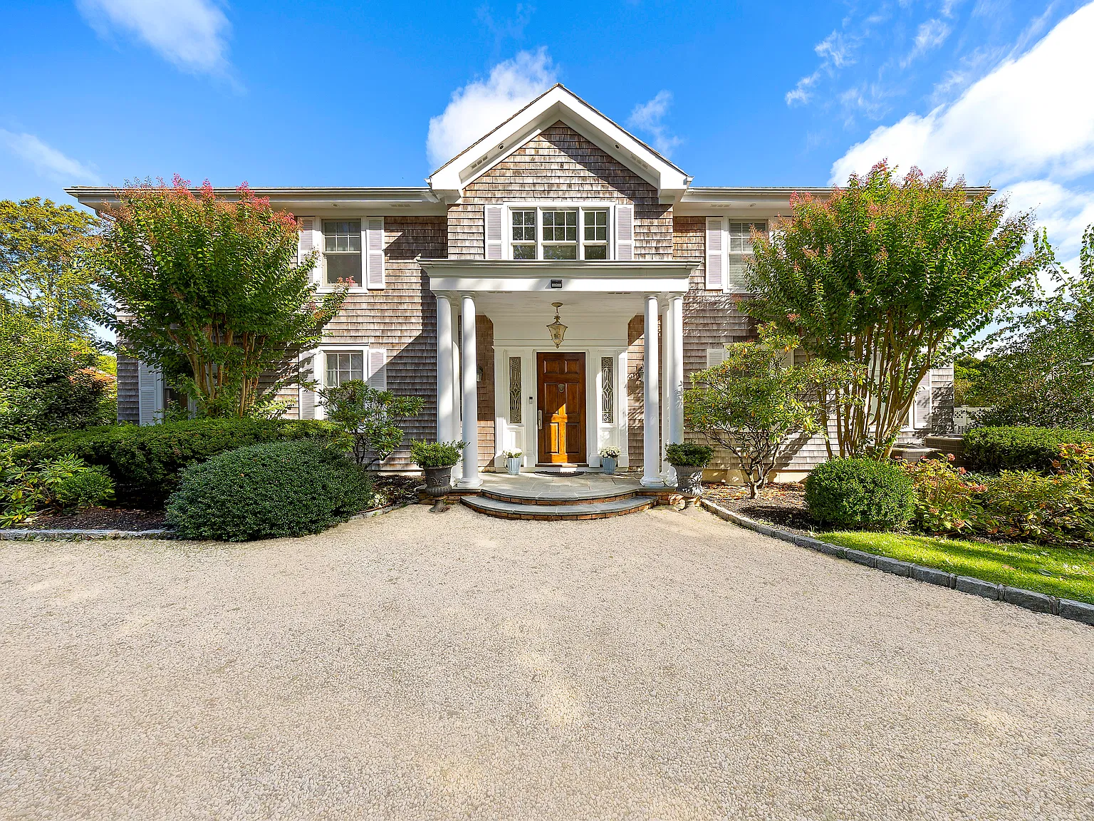 Exceptional Southampton Village Rental — Photo 1