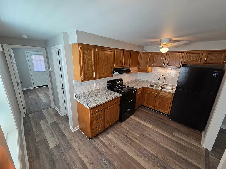 923 Rose Hill Ave #1 — Photo 7