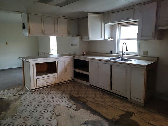 3rd image of 244 S Mann Ave