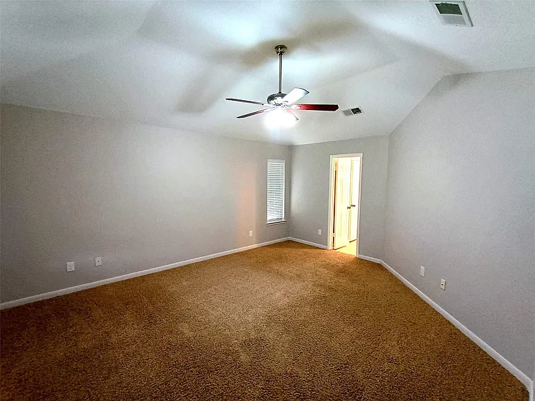 3821 Pin Oak Dr N — Photo 14