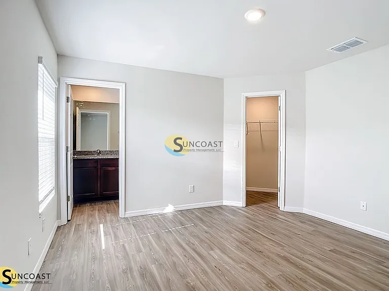 11266 Pendleton Ave — Photo 16