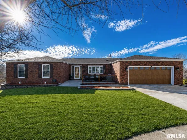 2213 Cordova Ct, Pekin, IL 61554